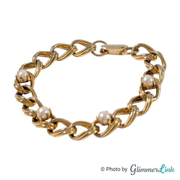 Vintage Curb Link White Faux Pearl Mid Century Gold Tone Bracelet - Picture 3 of 10